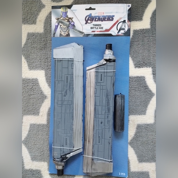 New in original package, Marvel Avengers Thanos Battle Axe - Avengers: Endgame - Picture 3 of 7